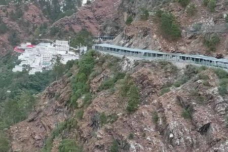 Vaishno-Devi-Temple-min