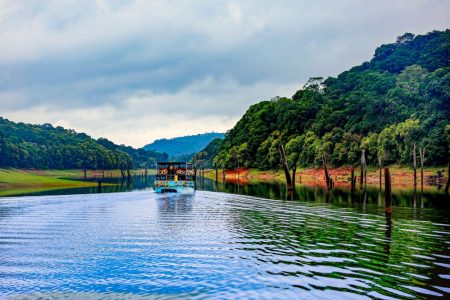 m_Thekkady_tv_destination_img_1_l_672_1008