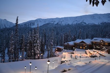 winter-night-in-gulmarg